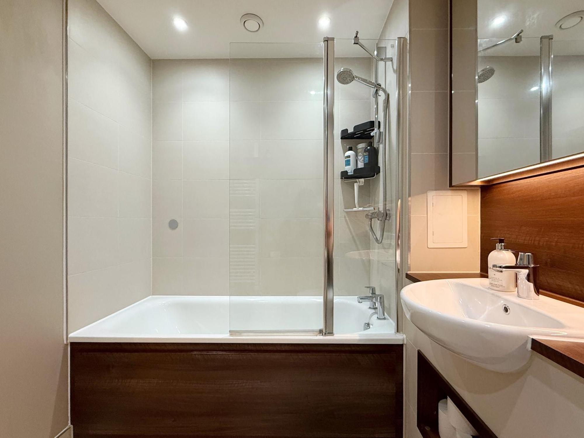 George's Place In Wembley - Close To Wembley Stadium & Wembley Arena * Londen